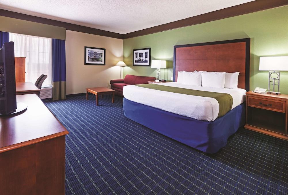 La Quinta By Wyndham Shawnee Hotell Eksteriør bilde
