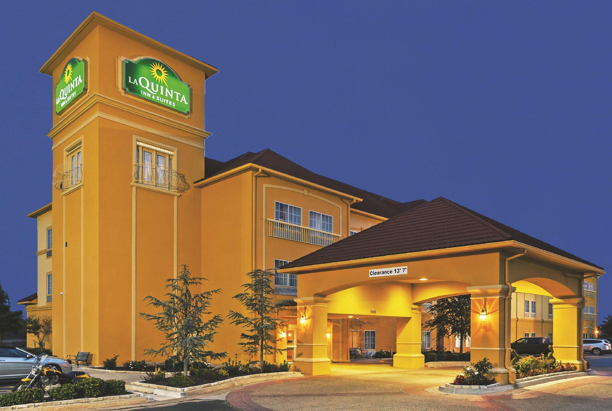 La Quinta By Wyndham Shawnee Hotell Eksteriør bilde